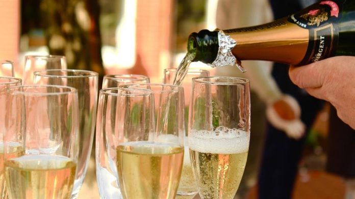 champagne-2407247_1280