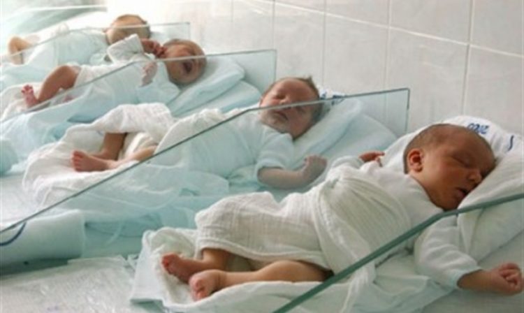 Nakon Godina Saznali Da Su Im Zamijenili Bebe U Bolnici Top Portal