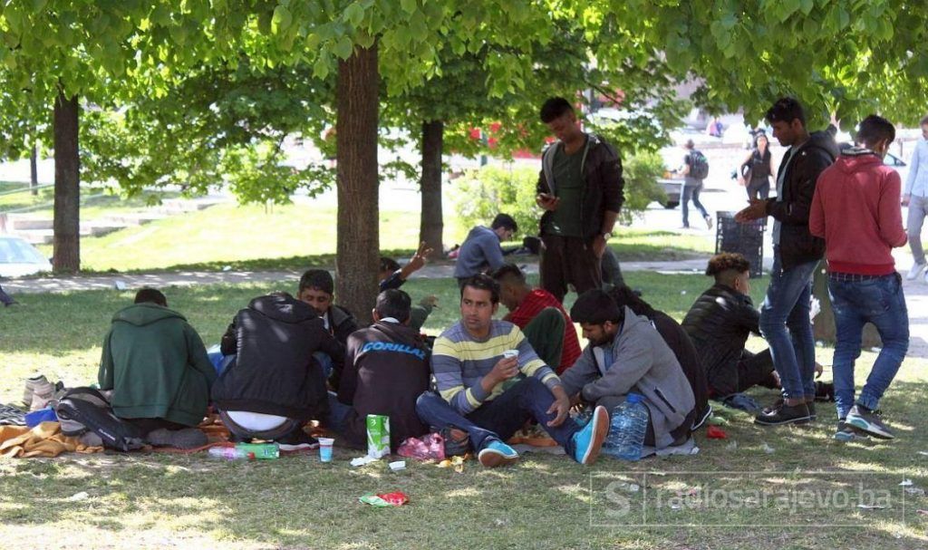 Migranti_Sarajevo_Vijecnica_4_RSA (1)