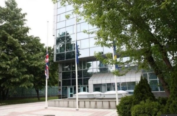 ambasada velika britanija