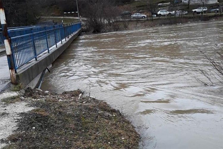 vodostaj voda poplava