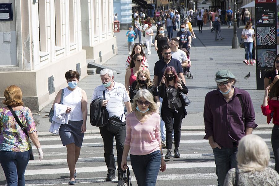 ljudi steaju beograd