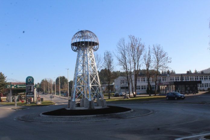 teslin toranj