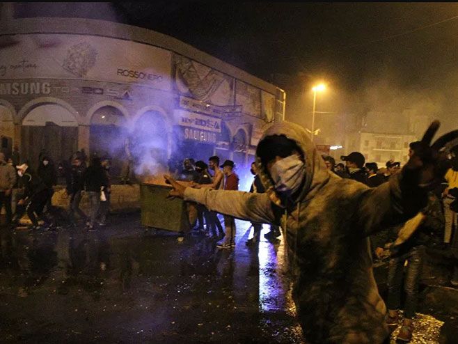 protesti tripoli