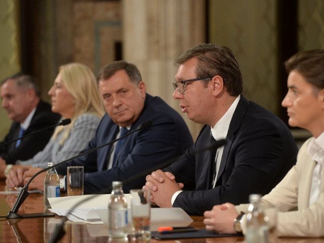 vucic dodik