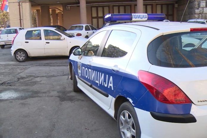 policija