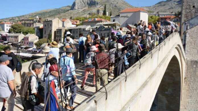 turisti-mostar-1-1280x720