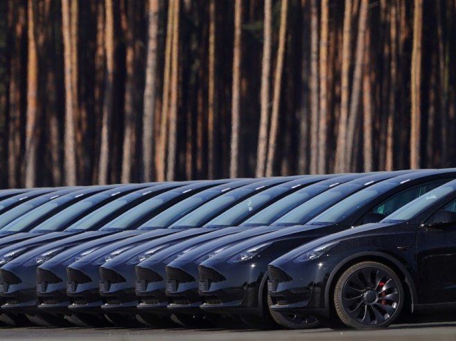tesla automobili