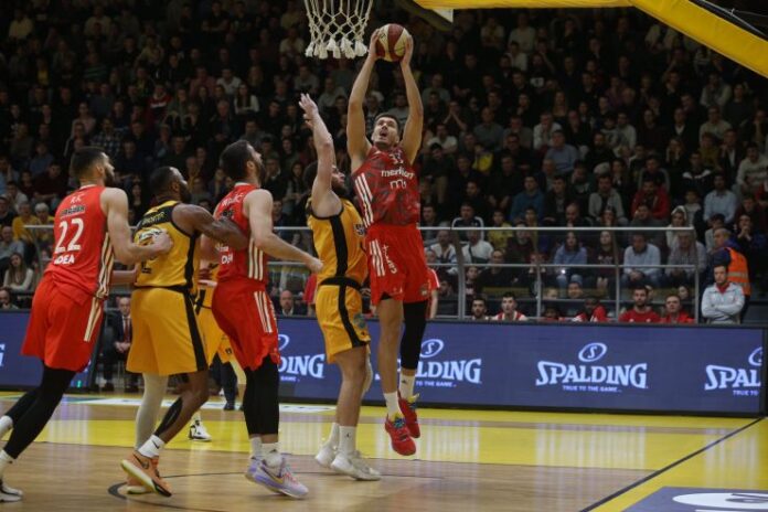 Split-Crvena-zvezda-Foto-Ivica-Cavka-ABA-liga-Screesnhot