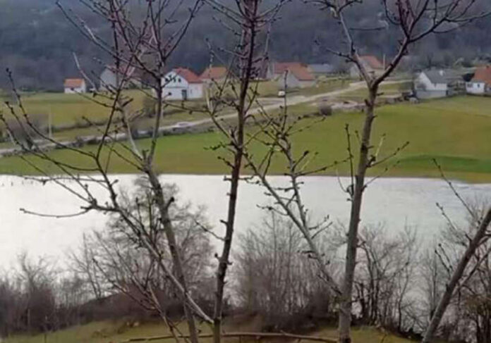Гацко - село Лукавице одсјечено од