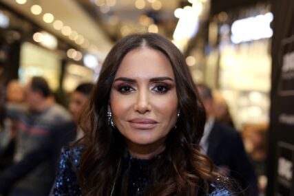 Emina-Jahovic-427x285