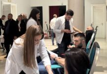 ”DOBROTVOR” ORGANIZOVAO BOŽIĆNU AKCIJU DARIVANJA KRVI U MOSTARU (foto)