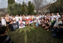 TREBINJE: Dvanaestogodišnji Aleksej Budinčić pobjednik bogojavljenskog plivanja, PLIVAO I GRADONAČELNIK ĆURIĆ (foto)