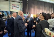 PLENKOVIĆ NA SAJMU POPIO SAMO KAFU (video)