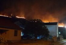 POŽAR IZNAD MOSTARA SE ŠIRI, VATROGASCI NEMOĆNI: Branićemo kuće, valjda ćemo uspjeti (video)
