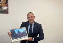 Vujadinović pozvao EU da reaguje na prijetnje Srbima u Glušcima kod Metkovića