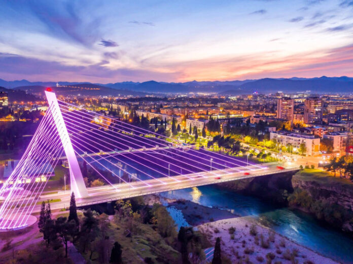 20251028213442_603336