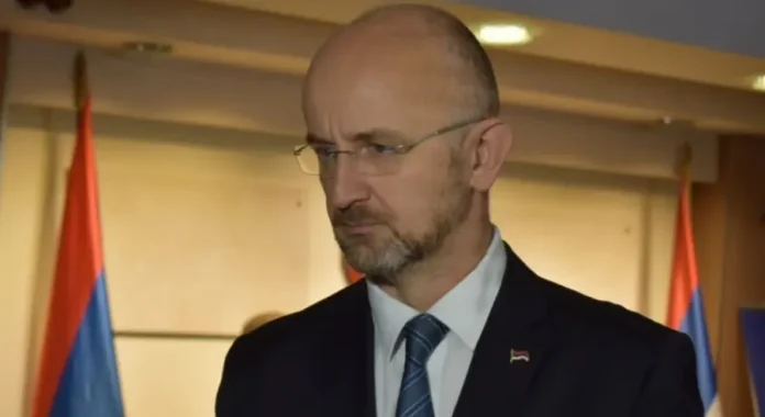 images_2025_09_751d58a3-7e3e-4058-9150-6d02b7244dd2_900x492