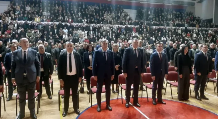 images_2025_11_7480a8ea-1c6b-476f-8e8c-393265d5c08c_900x492