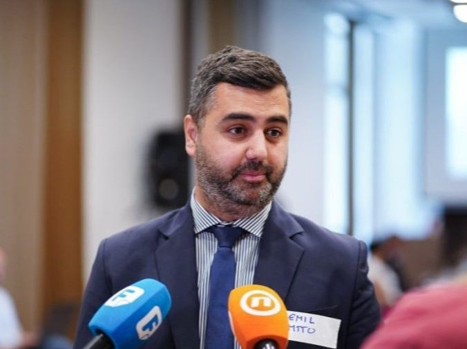 24cd677f-a35e-40a2-9599-5e6752d49af0