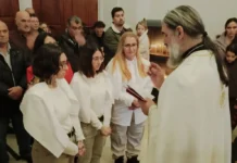 Dvije kćerke i majka iz Turske Boga našle u Trebinju: Od danas su Jelisaveta, Marija i Ana (FOTO)