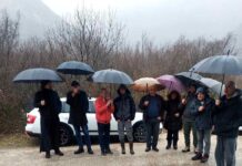 MOSTAR: Sedmi dan mještani brane privatne posjede Srba povratnika