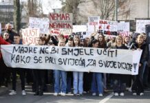 Novi protesti u Sarajevu: Veliki broj mladih blokirao saobraćaj