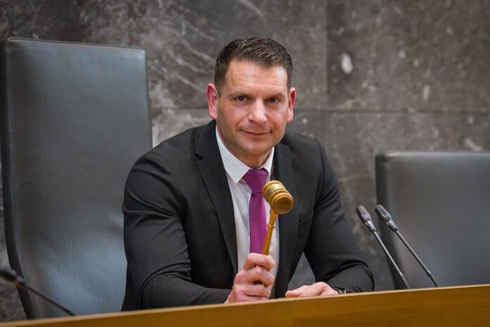 20260416102557_960677