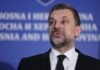 Ovako je Konaković prije tri mjeseca govorio o Dodiku: “U aprilu mu je nova sjekira, Šmit ga je o jadu zabavio!”